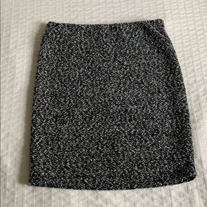 Textured mini skirt